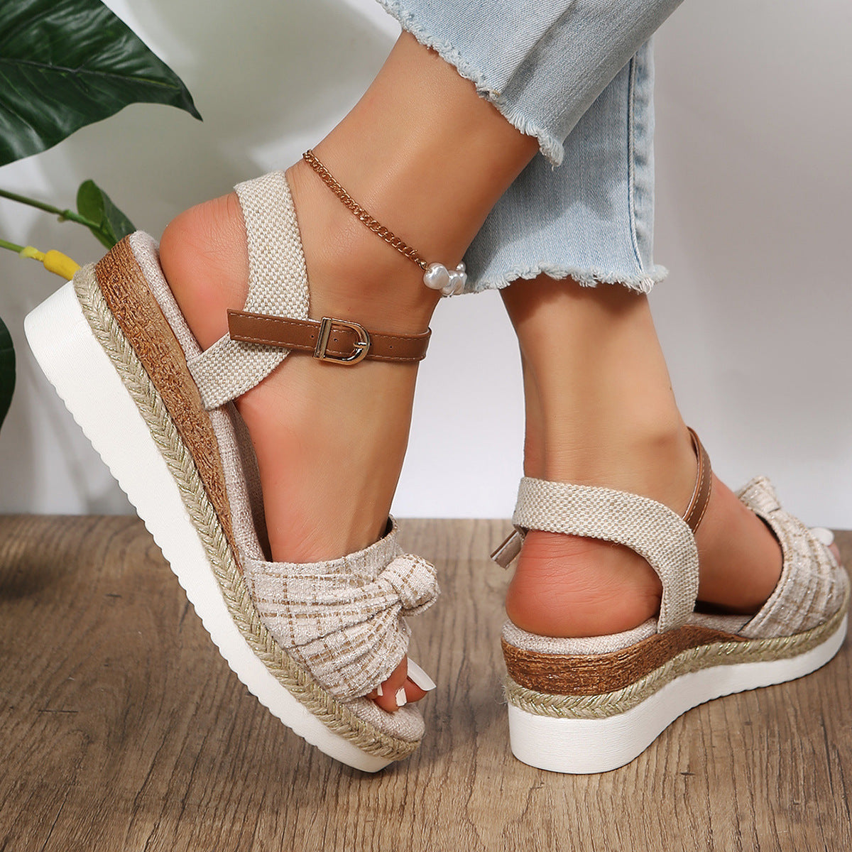 Women's Buckle Wedge Platform Sandals